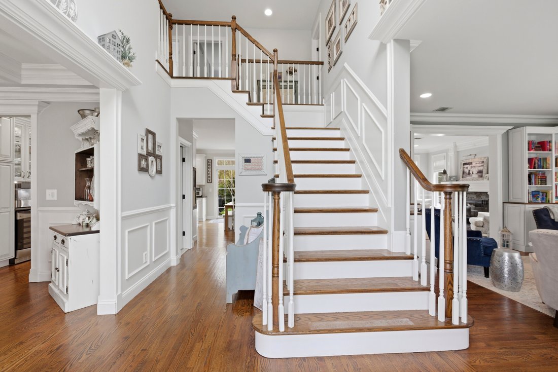 House in Port Jefferson Station, New York, United States 4 - 17753139