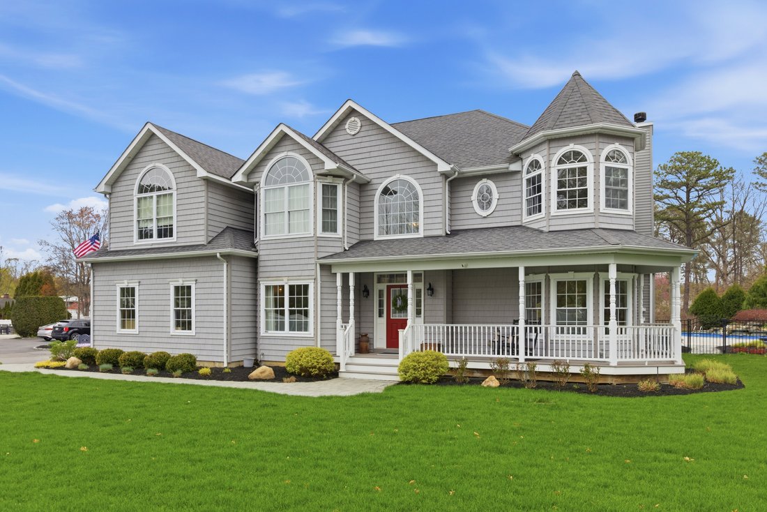 House in Port Jefferson Station, New York, United States 1 - 17753139
