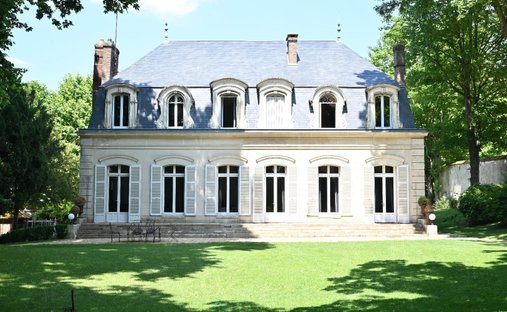 Estate in Briand Leclerc, Sens, France 1
