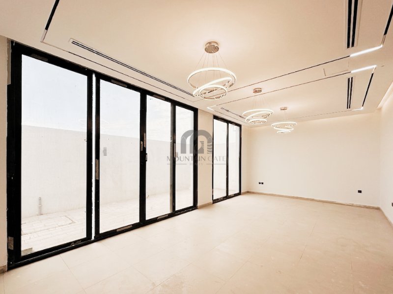Villa in Al Ruwaidat Suburb, Sharjah Emirate, United Arab Emirates 2 - 17753252