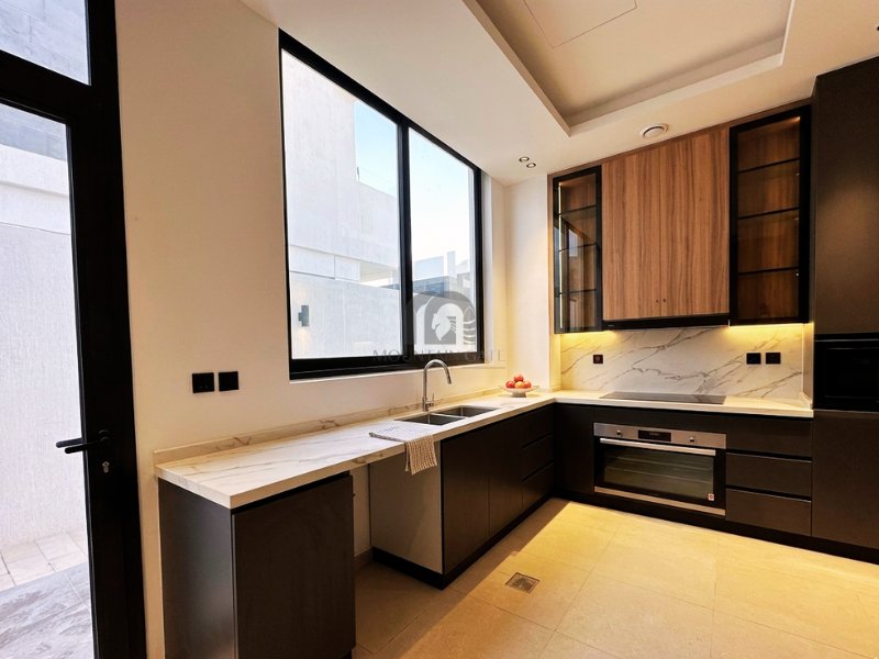 Villa in Al Ruwaidat Suburb, Sharjah Emirate, United Arab Emirates 5 - 17753252