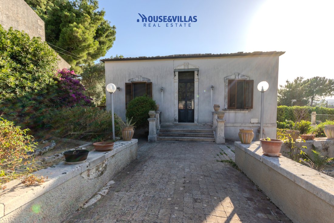 Villa in San Corrado di Fuori, Sicily, Italy 2 - 17753362