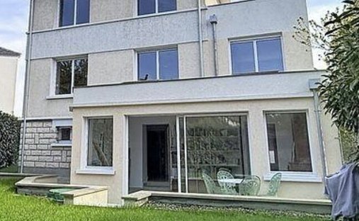 House in Les Pierres Beurres, Verrières-le-Buisson, France 1