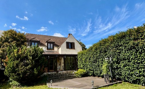 House in Grandes Terre, Conflans-Sainte-Honorine, France 1