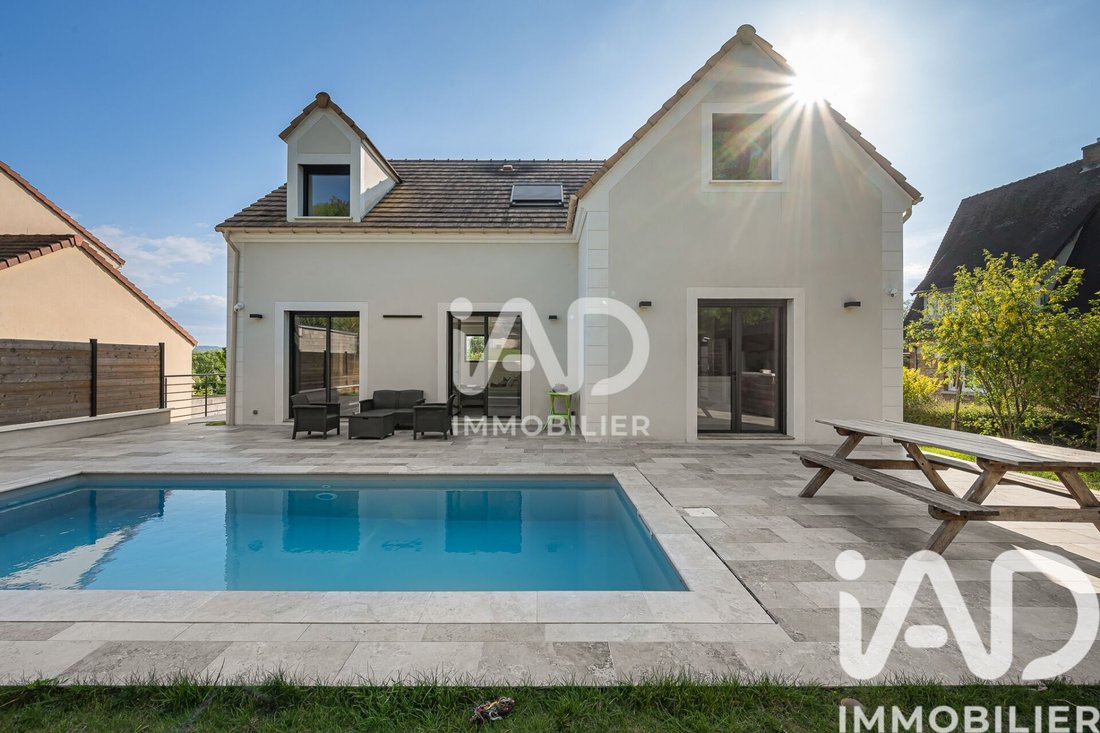 House in Vaux-sur-Seine, Ile-de-France, France 1 - 17754587