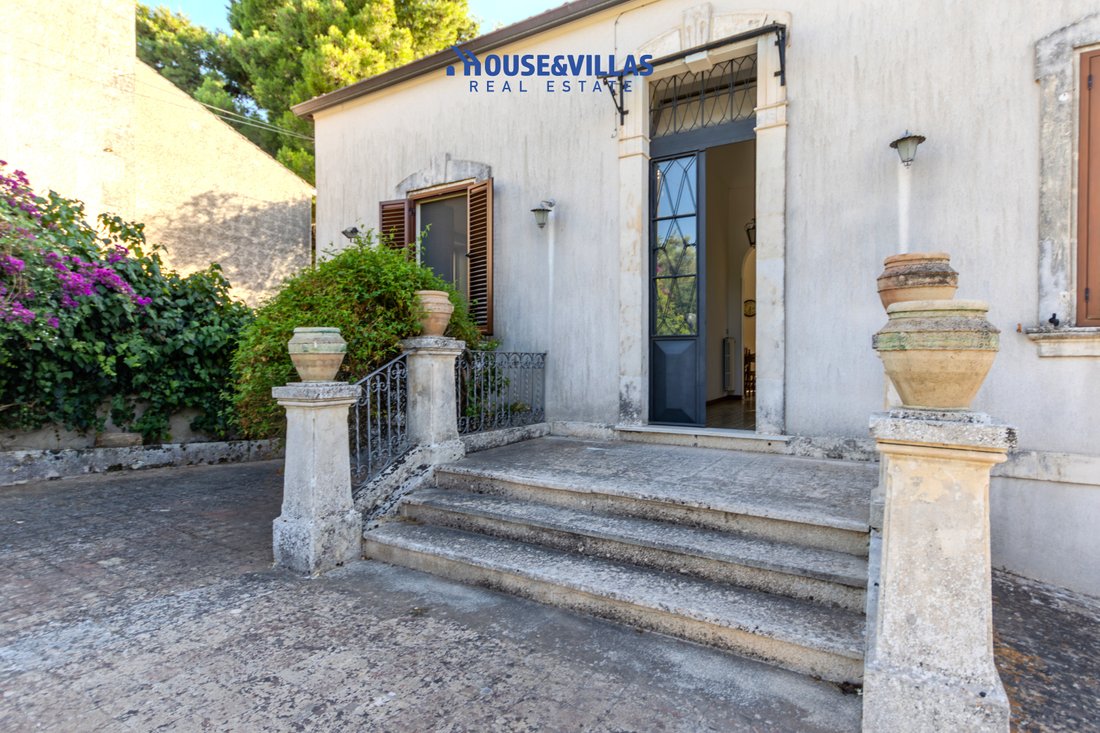 Villa in San Corrado di Fuori, Sicily, Italy 3 - 17753362