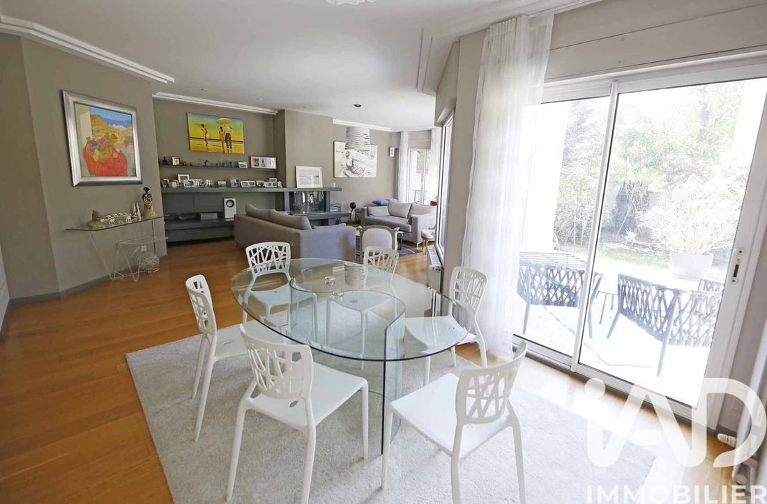 House in Nogent-sur-Marne, Ile-de-France, France 2 - 17754931