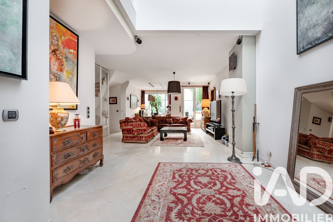 House in Nogent-sur-Marne, Ile-de-France, France 2 - 17754647