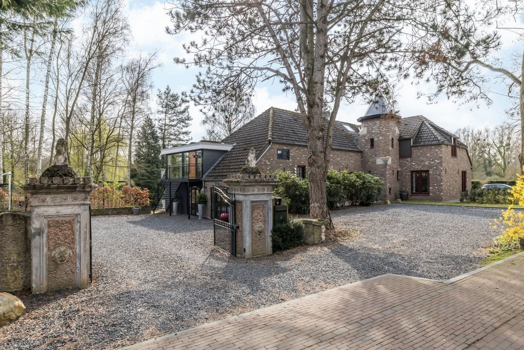 Villa in Schinnen, Limburg, Netherlands 1 - 17754044