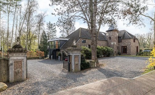 Villa in Schinnen, Limburg, Netherlands 1