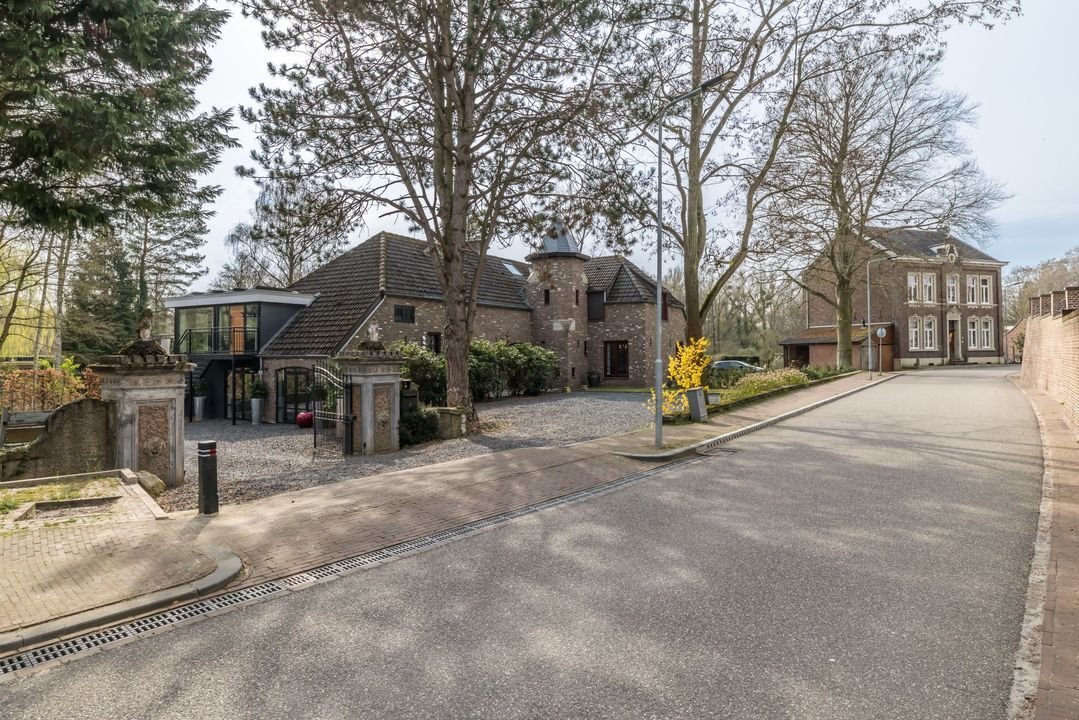 Villa in Schinnen, Limburg, Netherlands 5 - 17754044