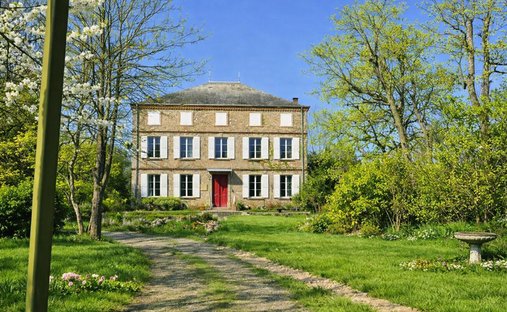 House in Mairie, Graulhet, France 1