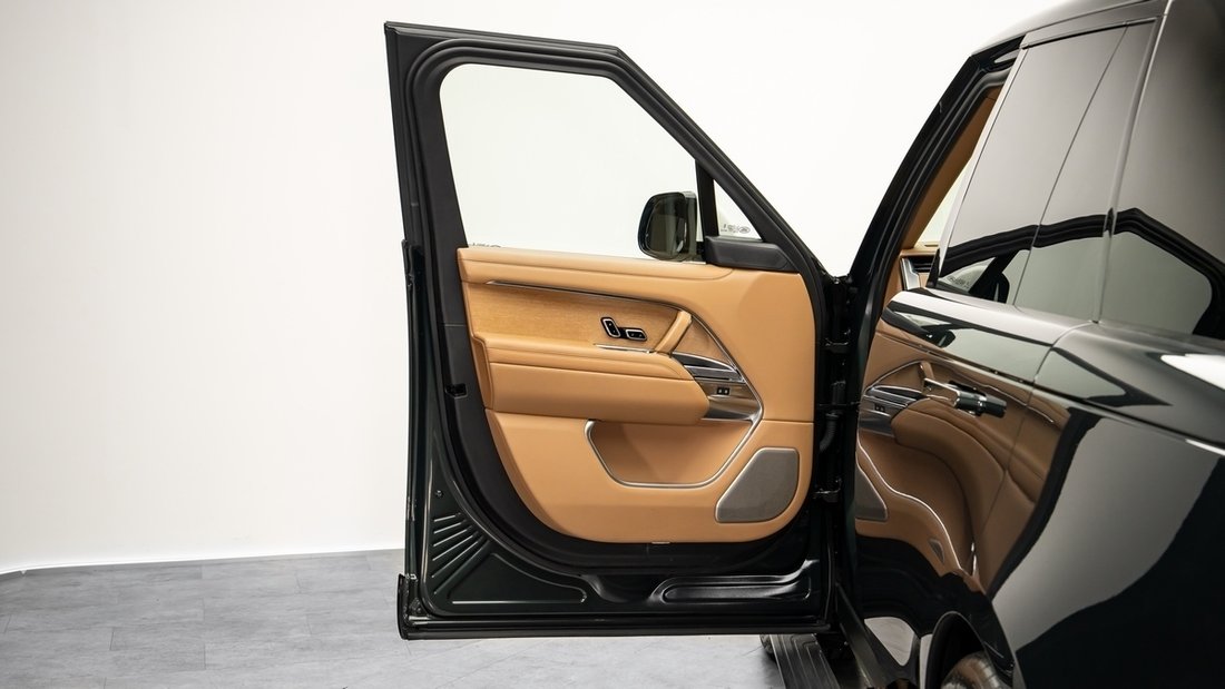 Suv in Dubai, United Arab Emirates 5 - 17753693