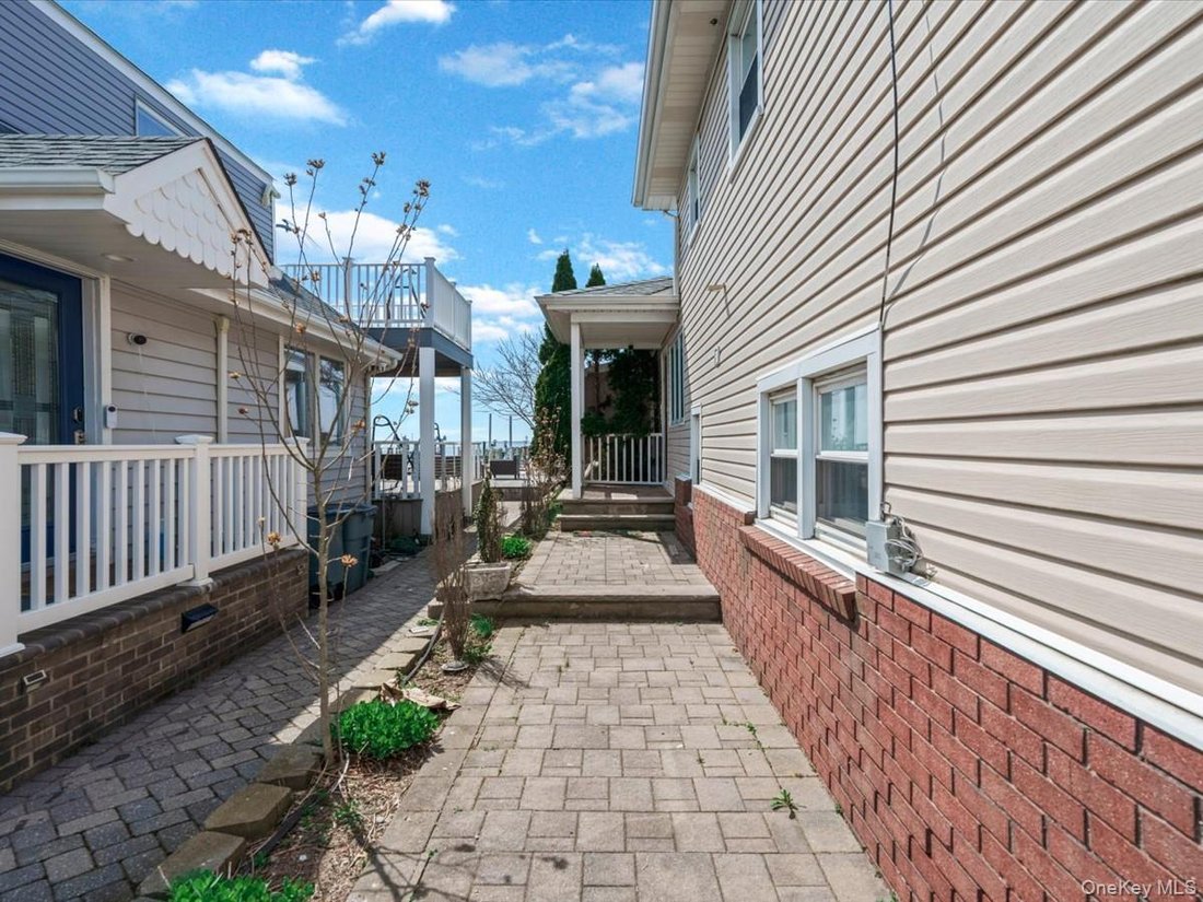 House in Lindenhurst, New York, United States 5 - 17753717