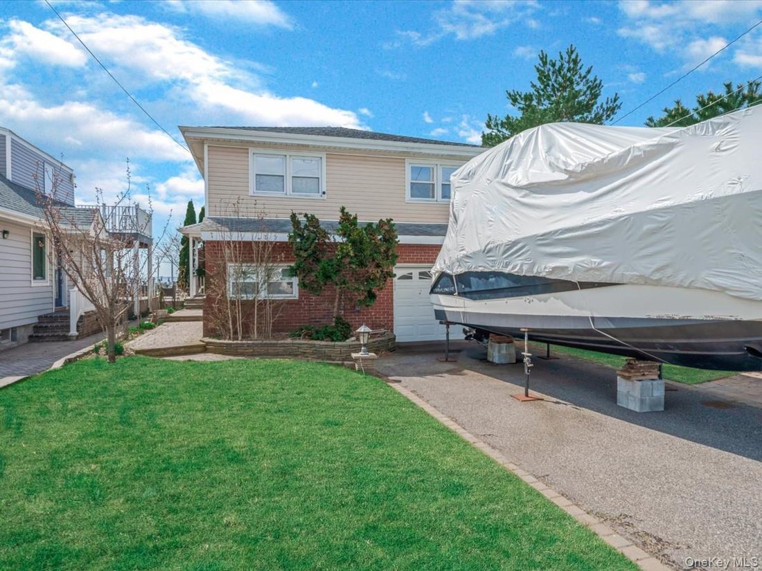 House in Lindenhurst, New York, United States 4 - 17753717