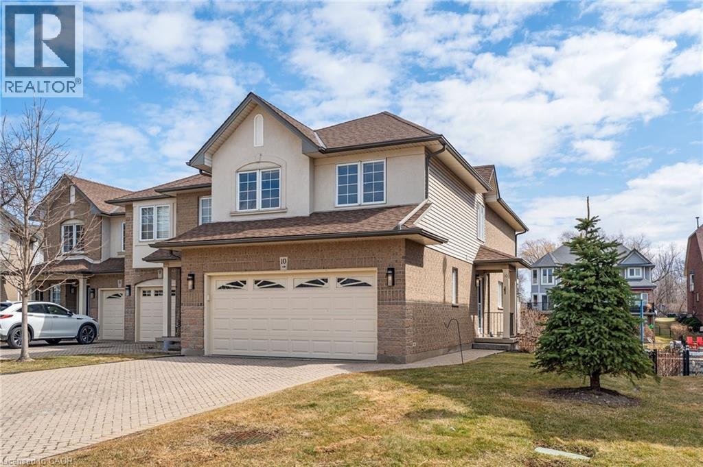 Townhouse in Hamilton, Ontario, Canada 3 - 17753829