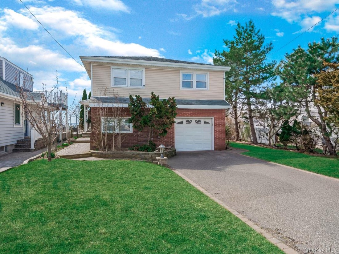 House in Lindenhurst, New York, United States 2 - 17753717