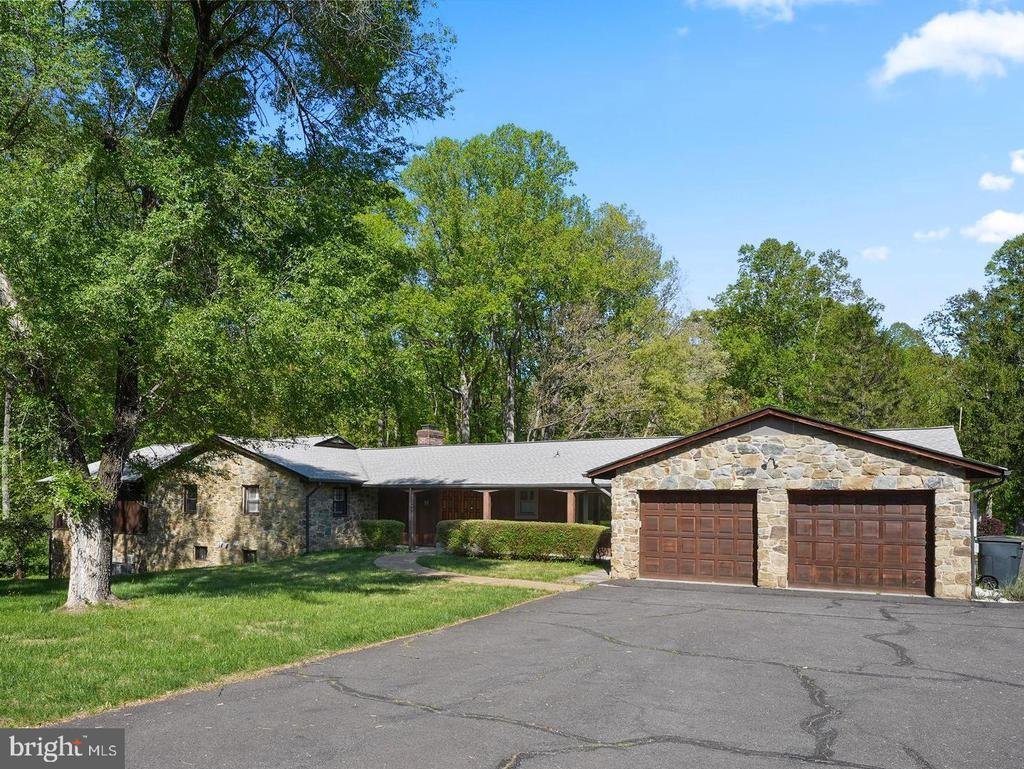 House in Clifton, Virginia, United States 1 - 17153306