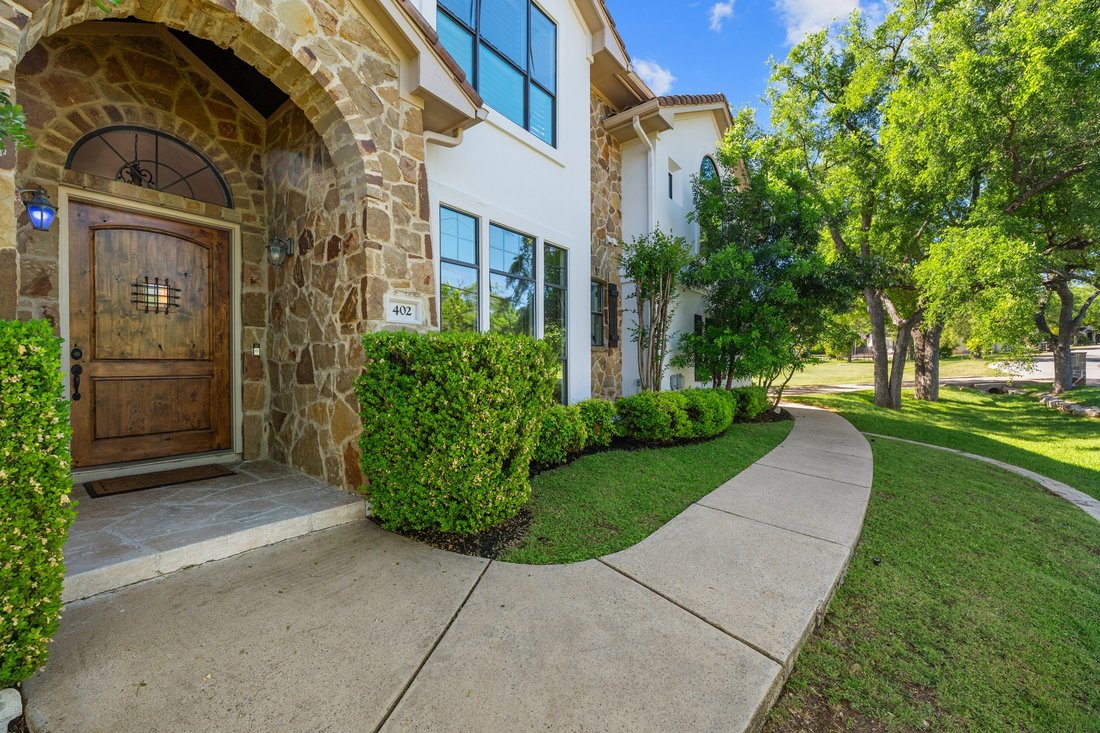 House in The Hills, Texas, United States 4 - 17753732