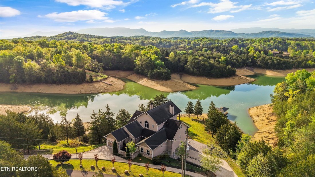 House in Sevierville, Tennessee, United States 2 - 17753679