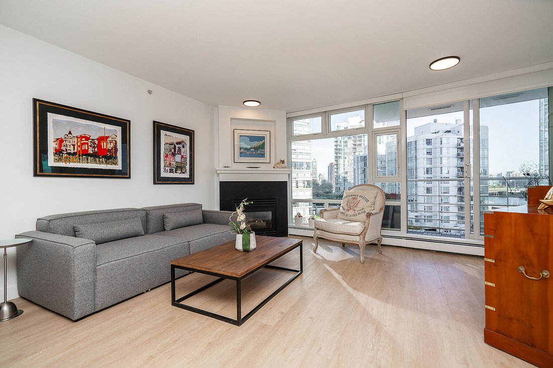 Condo in Vancouver, British Columbia, Canada 3 - 17753746