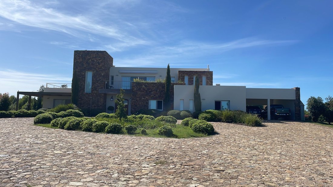 Estate in Pueblo Solis, Maldonado Department, Uruguay 3 - 17754171