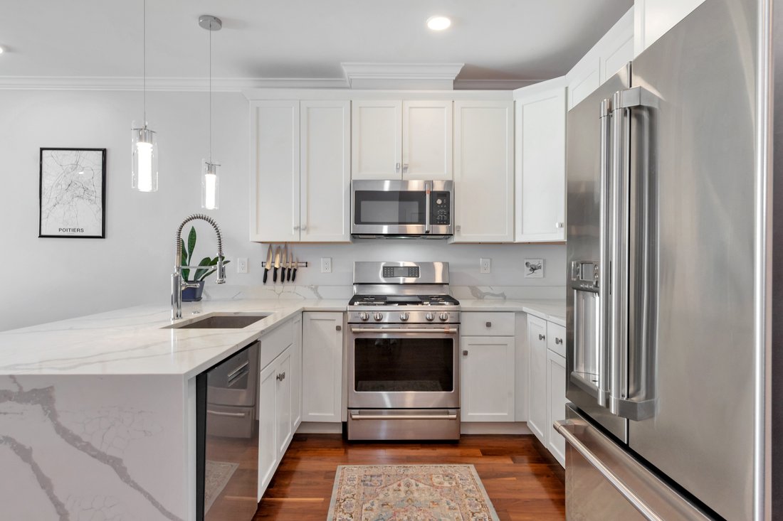 Condo in Somerville, Massachusetts, United States 5 - 17754120