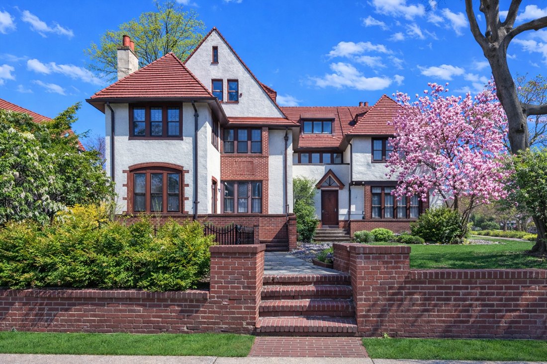 House in New York, New York, United States 1 - 17754046