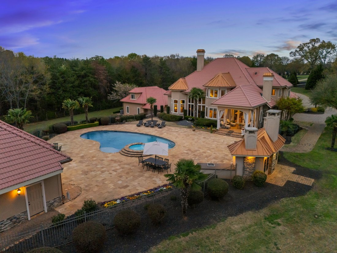 Simpsonville, South Carolina, United States 2 - 17754116