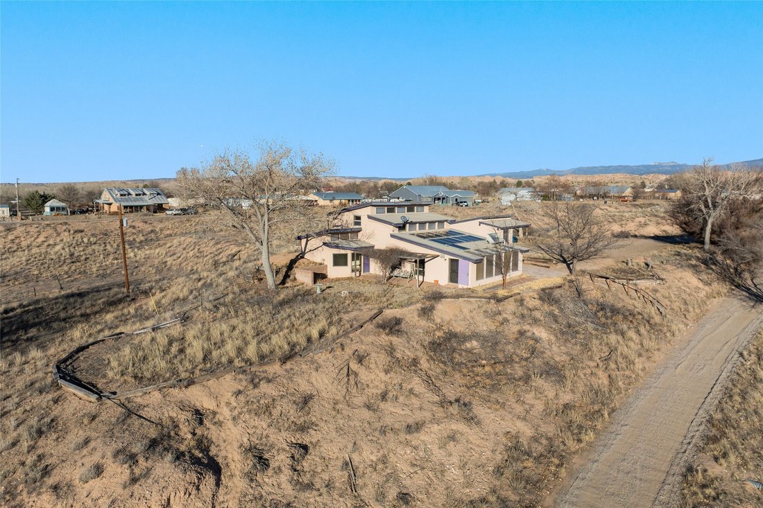 Farm Ranch in Española, New Mexico, United States 3 - 17754071