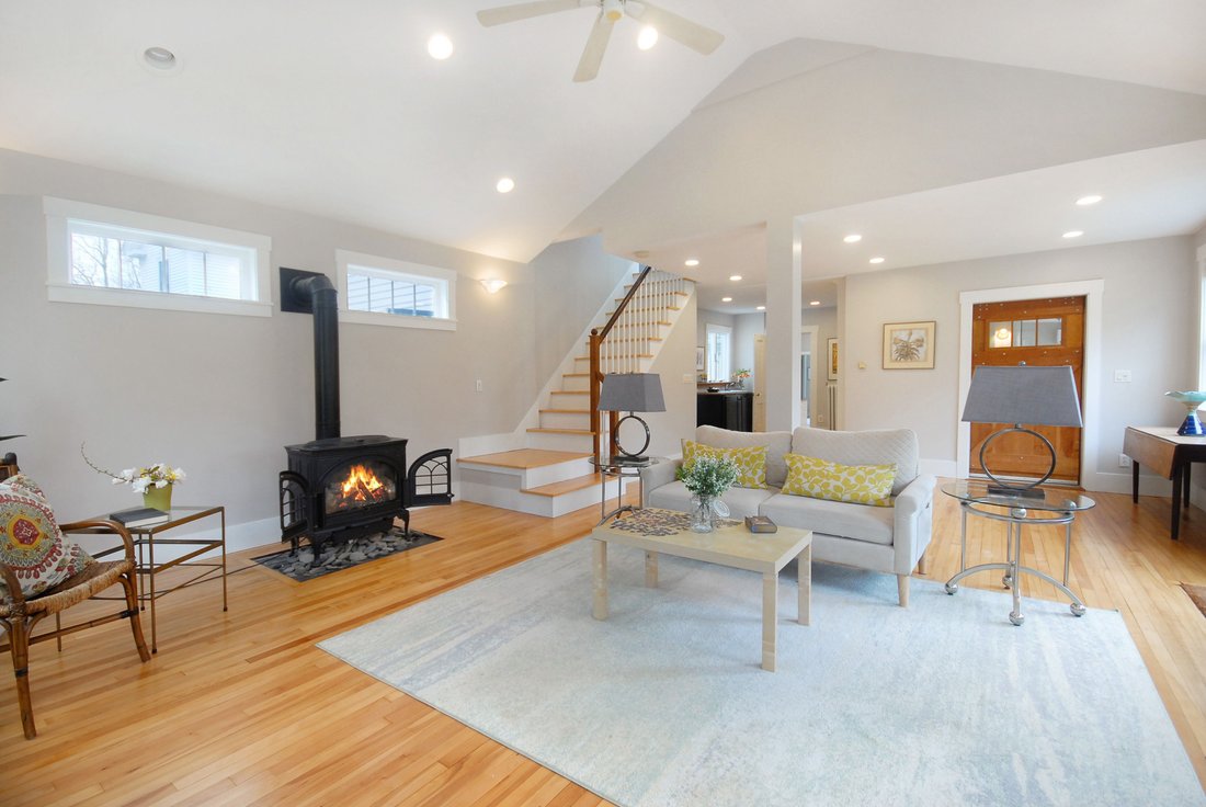Acton, Massachusetts, United States 5 - 17754342