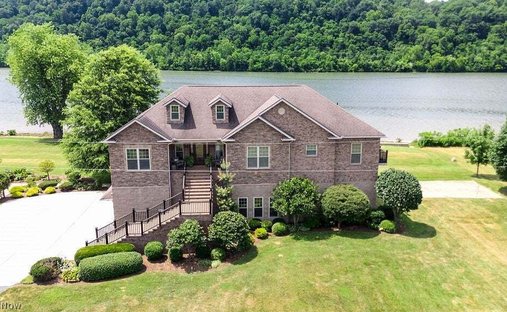 House in Saint Marys, West Virginia, United States 1
