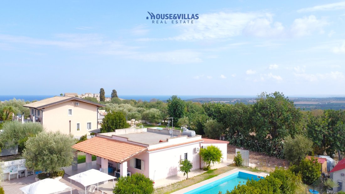 Villa in Center, Noto, Sicily 2 - 17754538