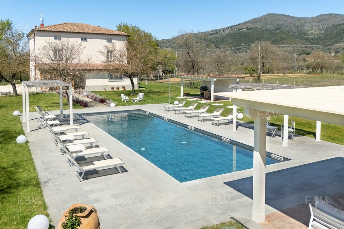 Villa in Terranuova Bracciolini, Tuscany, Italy 2 - 17754514