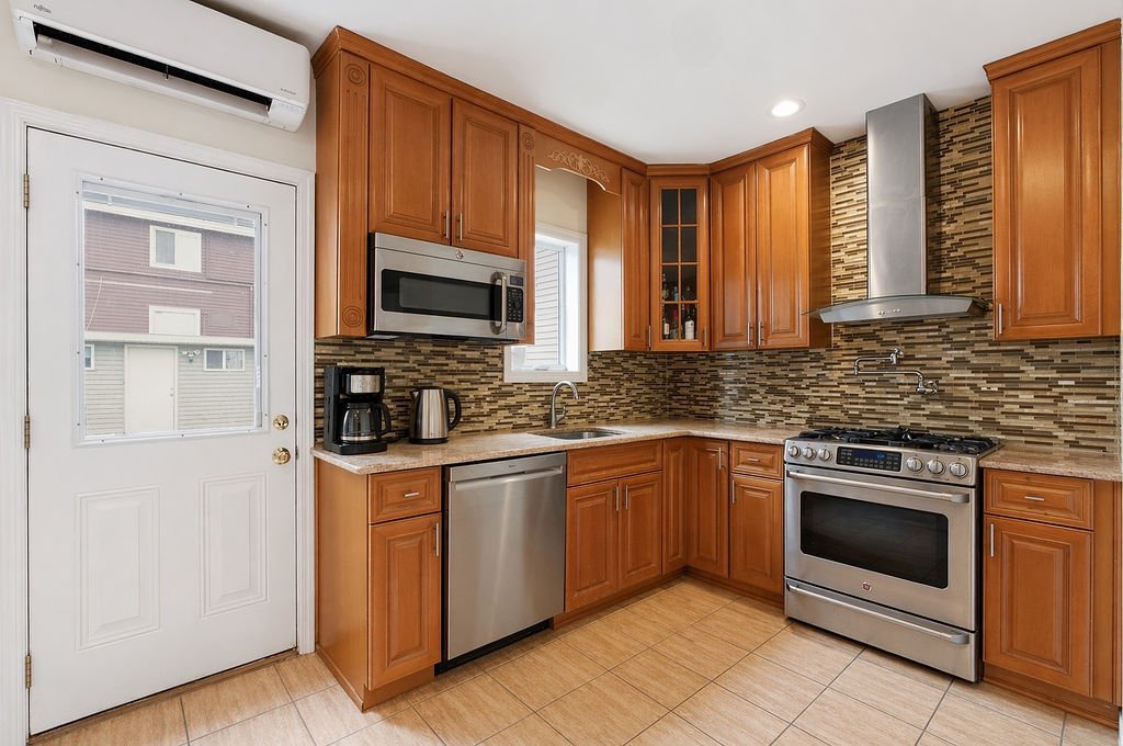 House in New York, New York, United States 3 - 17754397