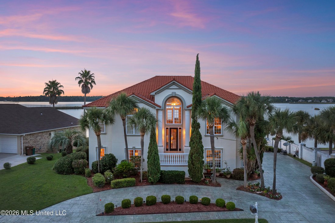 House in Biloxi, Mississippi, United States 1 - 17754540