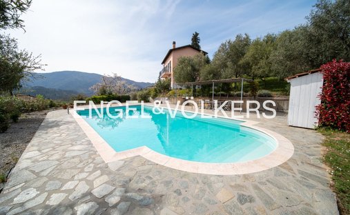 Villa in Carro, Ligurien, Italien 1