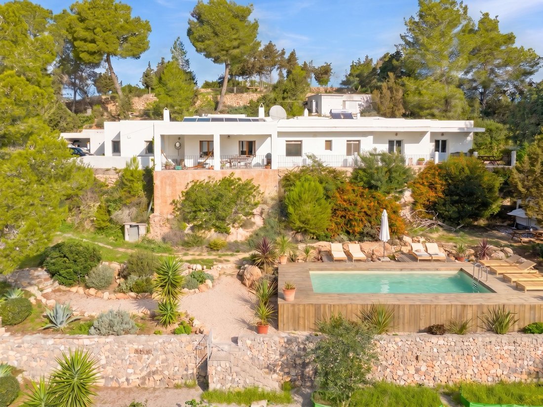 Villa in Sant Carles de Peralta, Santa Eularia des Riu, Balearic Islands 3 - 17761633