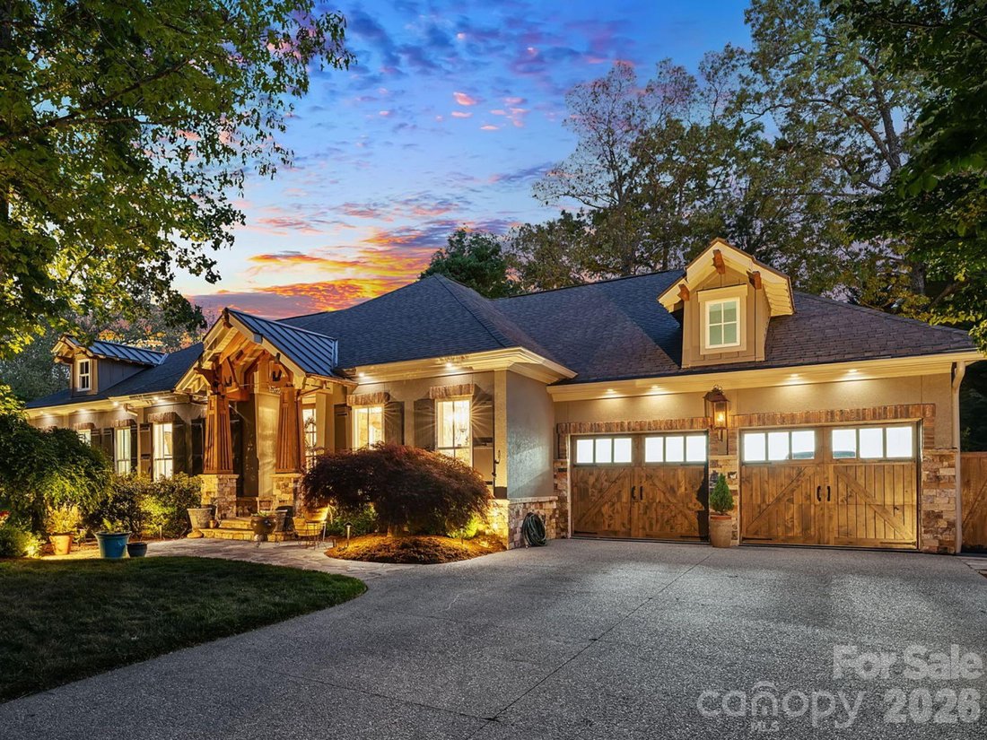 House in Candler, North Carolina, United States 1 - 17760464
