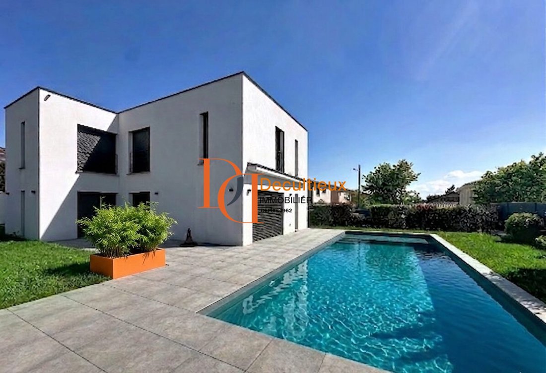 Villa in Montanay, Auvergne-Rhône-Alpes, France 2 - 17143911