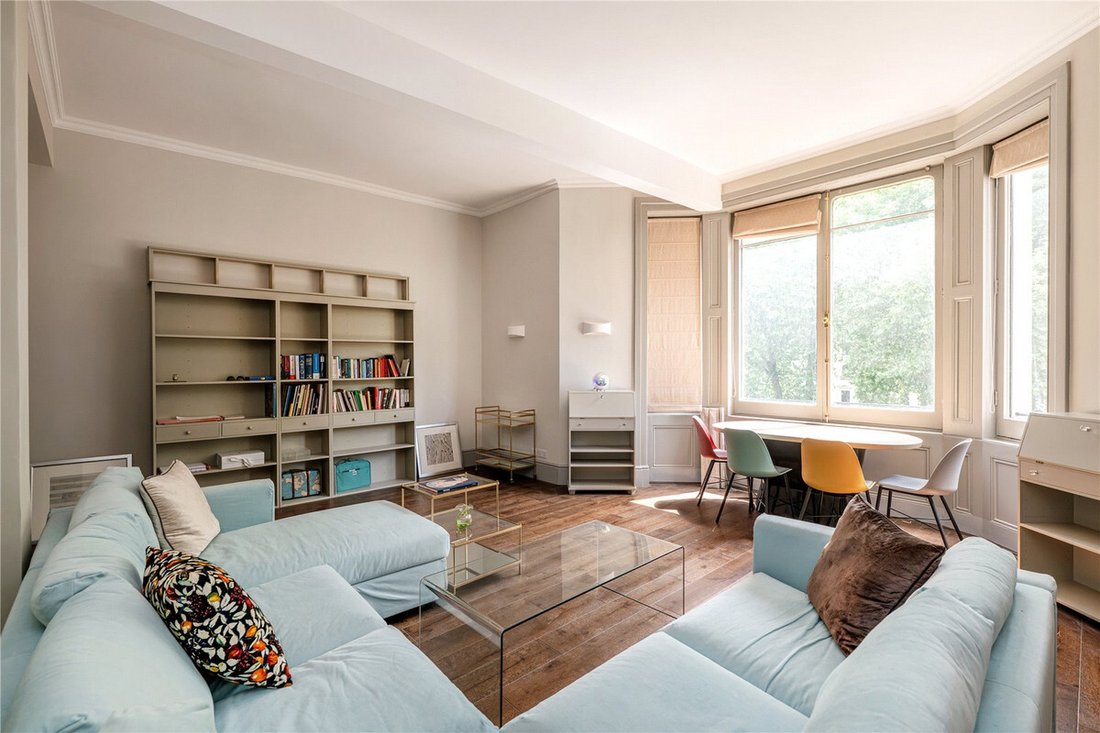 Apartment in Knightsbridge, Kensington And Chelsea, England 2 - 17755480