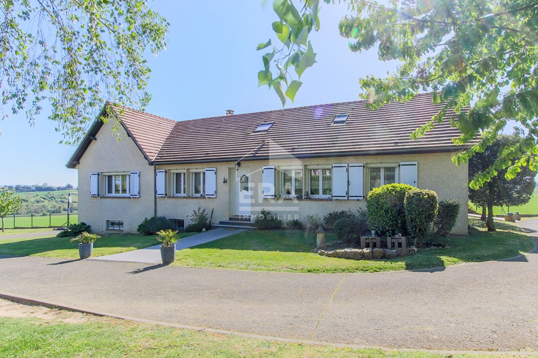 Villa in Le Bourg et le Hameaux, Beynes, France 1 - 17756524