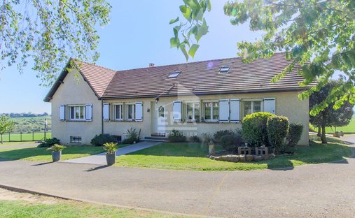 Villa in Le Bourg et le Hameaux, Beynes, France 1