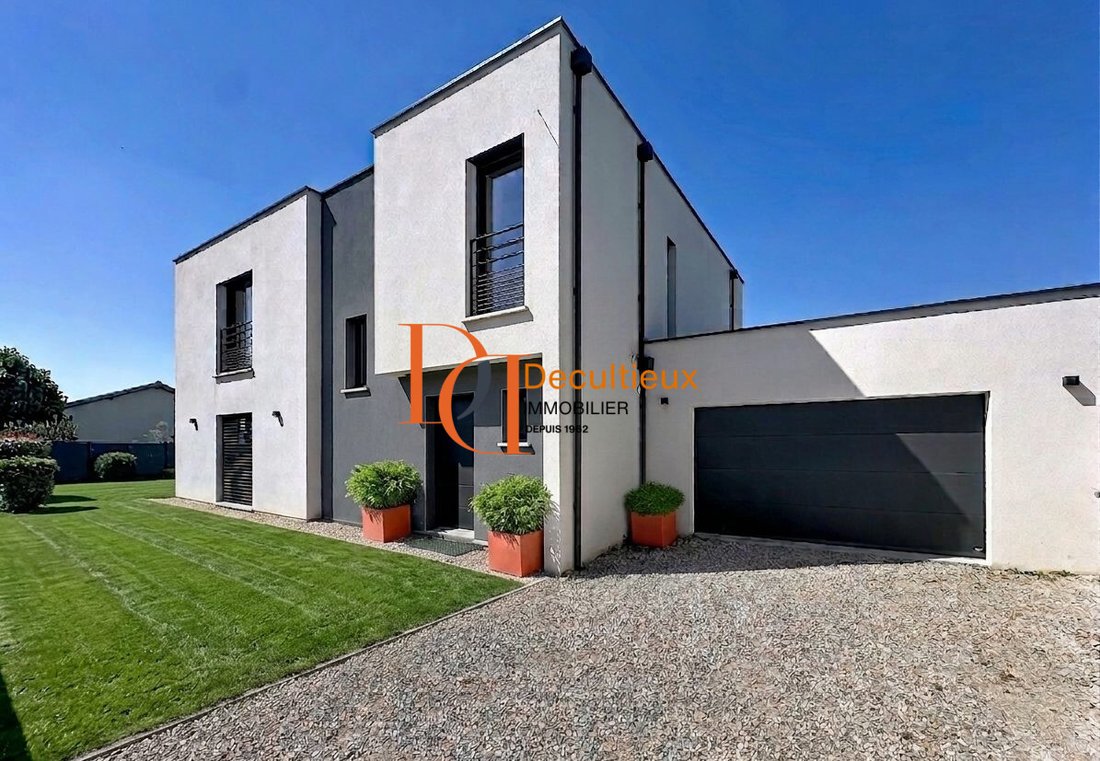 Villa in Montanay, Auvergne-Rhône-Alpes, France 1 - 17143911