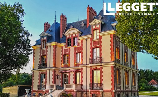 Schloss in Pont-l'Évêque, Normandie, Frankreich 1