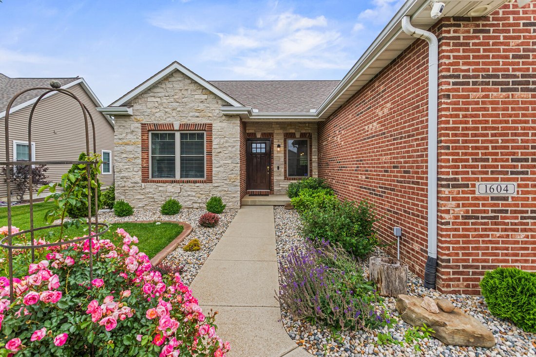House in Mahomet, Illinois, United States 5 - 17759386