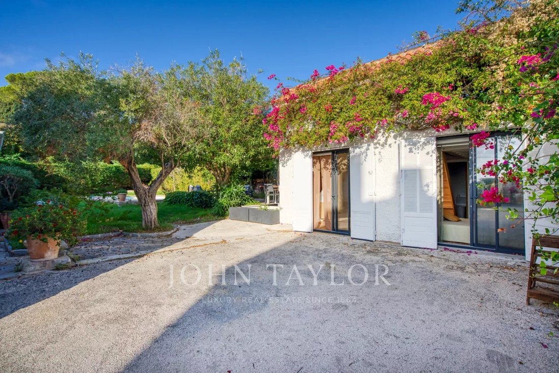 Villa in Centre Ville, Carqueiranne, France 4 - 17754839