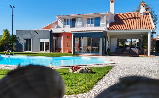 Villa in Azeitao (Sao Lourenco e Sao Simao), Setubal, Portugal 1