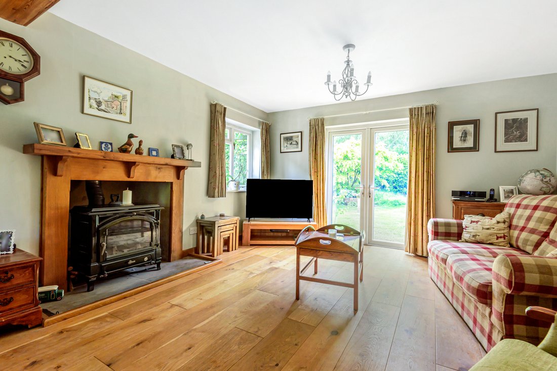 Bungalow in Liss, England 2 - 17758047