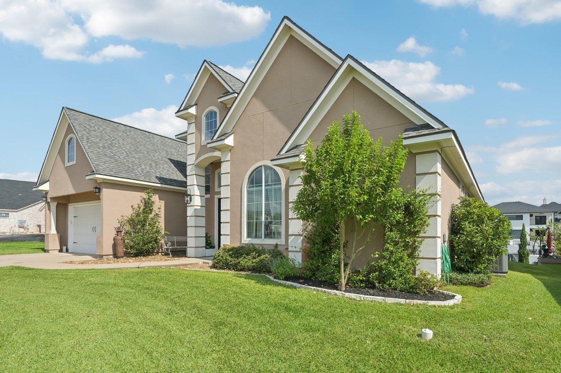 House in Willis, Texas, United States 3 - 17758691